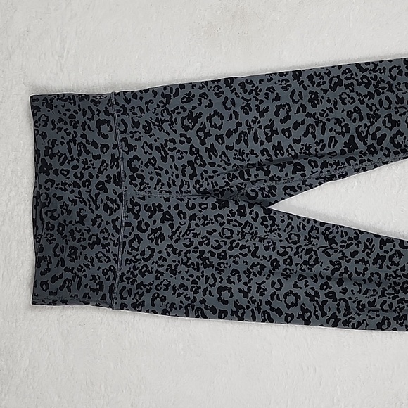 Athleta Elevation Ultra High Rise Leopard Print Athletic Leggings - Picture 3 of 14